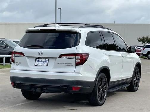 2022 Honda Pilot AWD Black Edition