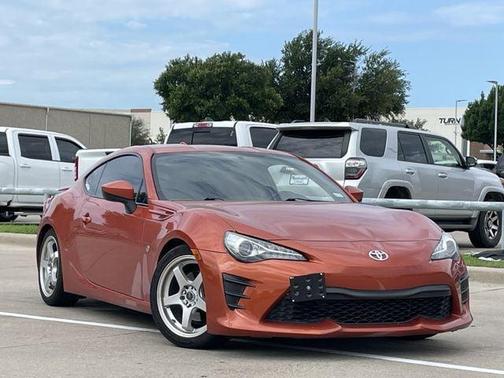 Hot Lava 2017 Toyota 86 SE