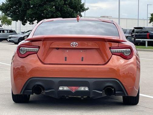 Hot Lava 2017 Toyota 86 SE