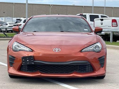 Hot Lava 2017 Toyota 86 SE