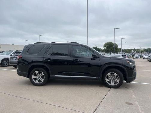 Crystal Black Pearl 2026 Honda Pilot EX-L