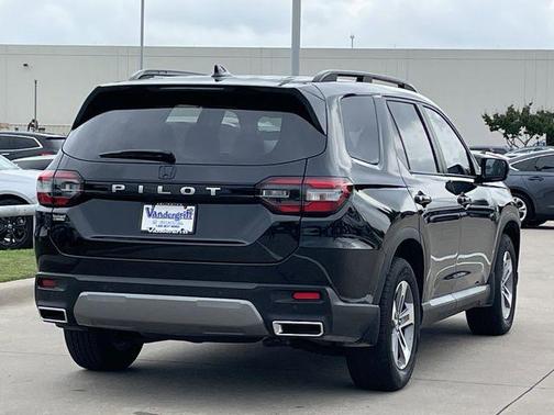Crystal Black Pearl 2026 Honda Pilot EX-L