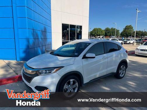 Platinum White Pearl 2021 Honda HR-V LX