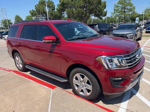 Ruby Red Metallic Tinted Clearcoat 2018 Ford Expedition XLT