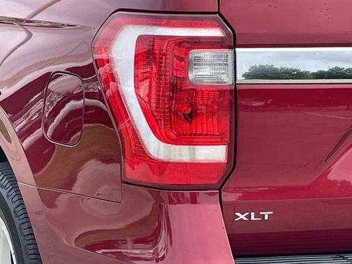 Ruby Red Metallic Tinted Clearcoat 2018 Ford Expedition XLT