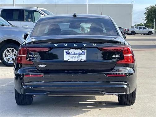 2024 Volvo S60 B5 Plus Dark Theme