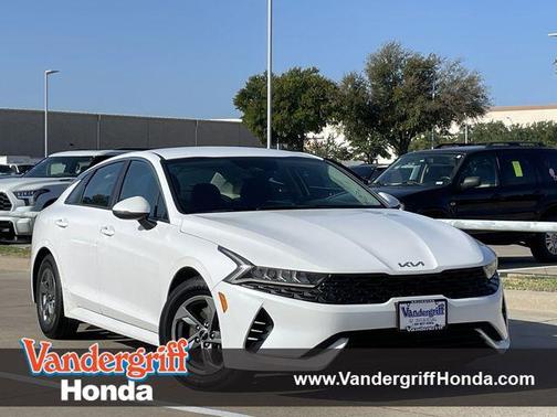 Glacial White Pearl 2022 Kia K5 LXS