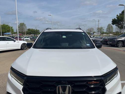 Platinum White Pearl 2025 Honda Pilot TrailSport