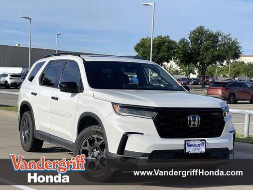 Platinum White Pearl 2025 Honda Pilot TrailSport