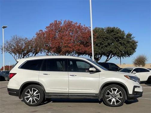 2022 Honda Pilot Touring 8-Passenger