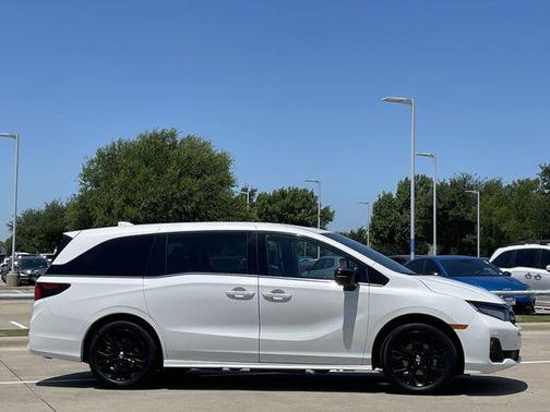 Platinum White Pearl 2025 Honda Odyssey Sport-L