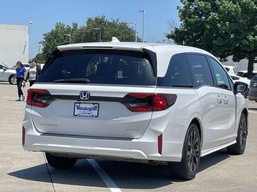 Platinum White Pearl 2025 Honda Odyssey Sport-L