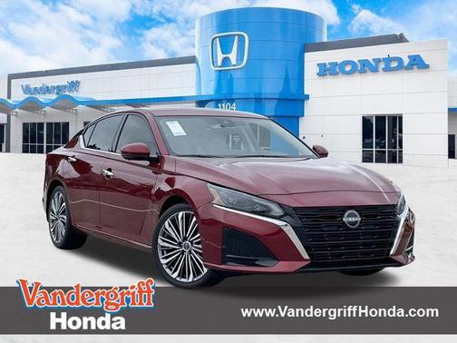 Scarlet Ember 2024 Nissan Altima 2.5 SL