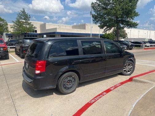 Black Onyx Crystal Pearlcoat 2017 Dodge Grand Caravan SE