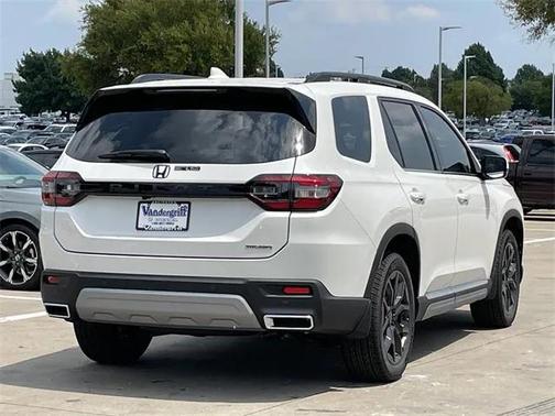 2025 Honda Pilot Touring 8-Passenger