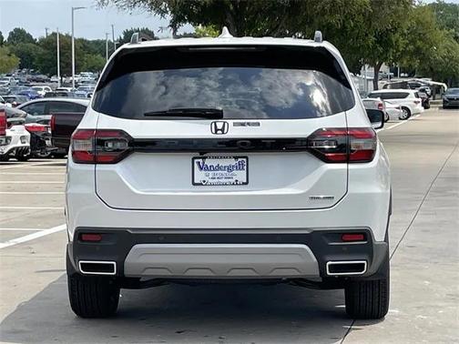 2025 Honda Pilot Touring 8-Passenger