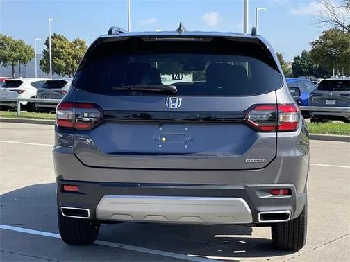 2025 Honda Pilot Touring 8-Passenger