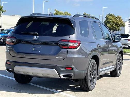 2025 Honda Pilot Touring 8-Passenger