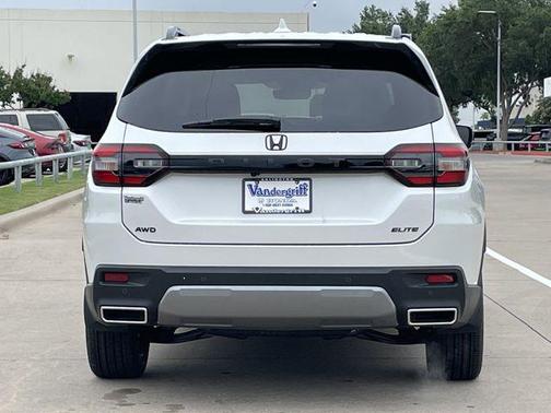 Platinum White Pearl 2026 Honda Pilot Elite