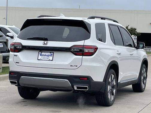 Platinum White Pearl 2026 Honda Pilot Elite