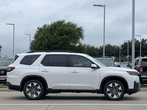 Platinum White Pearl 2026 Honda Pilot Elite