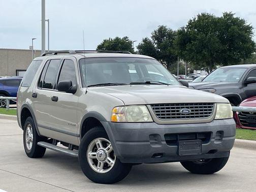 Beige 2004 Ford Explorer XLS