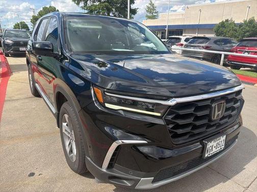 Crystal Black Pearl 2024 Honda Pilot EX-L 7 Passenger