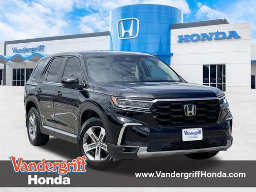 Crystal Black Pearl 2024 Honda Pilot EX-L 7 Passenger