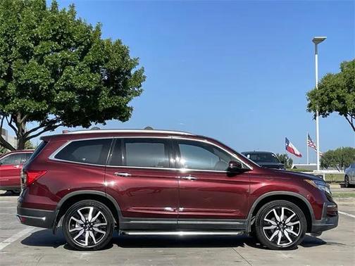 2022 Honda Pilot Touring 8-Passenger