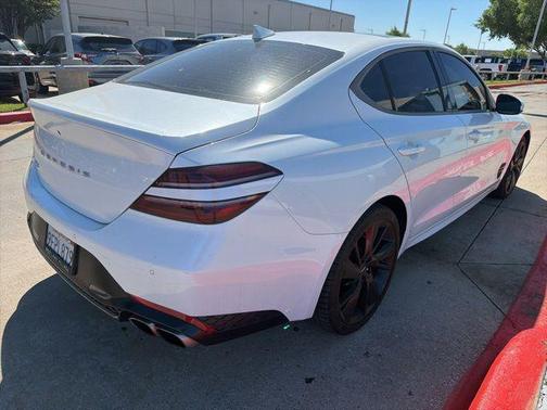 Uyuni White 2023 Genesis G70 2.0T RWD
