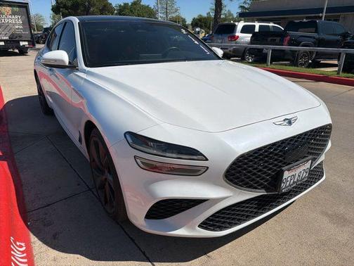 Uyuni White 2023 Genesis G70 2.0T RWD