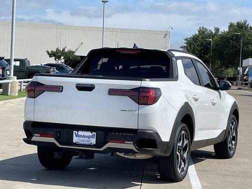 Atlas White 2024 Hyundai SANTA CRUZ Limited