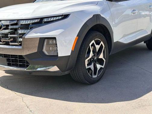 Atlas White 2024 Hyundai SANTA CRUZ Limited