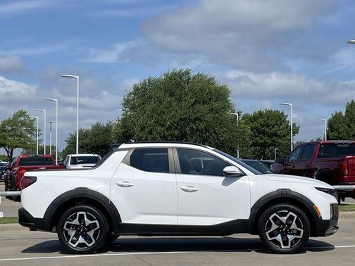 Atlas White 2024 Hyundai SANTA CRUZ Limited