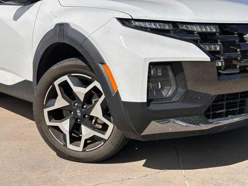 Atlas White 2024 Hyundai SANTA CRUZ Limited