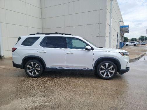 Platinum White Pearl 2023 Honda Pilot AWD Elite