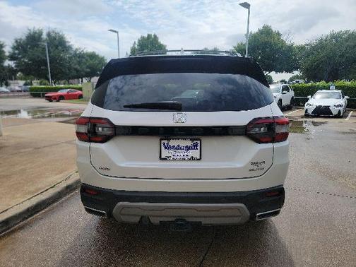 Platinum White Pearl 2023 Honda Pilot AWD Elite