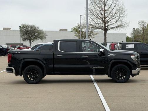 Onyx Black 2022 GMC Sierra 1500 SLT
