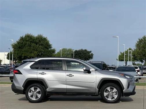 2022 Toyota RAV4 Hybrid LE