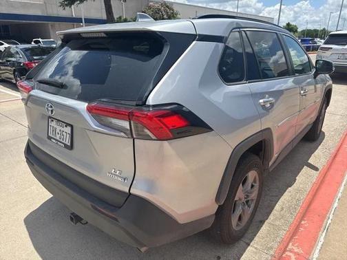 2022 Toyota RAV4 Hybrid LE