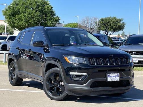 Diamond Black Crystal Pearlcoat 2020 Jeep Compass Latitude