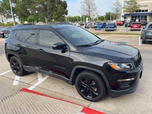 Diamond Black Crystal Pearlcoat 2020 Jeep Compass Latitude