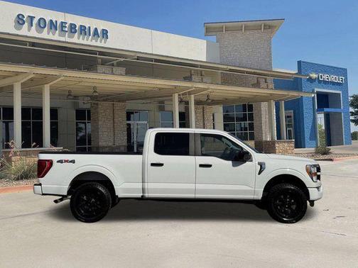 Oxford White 2022 Ford F-150 XLT