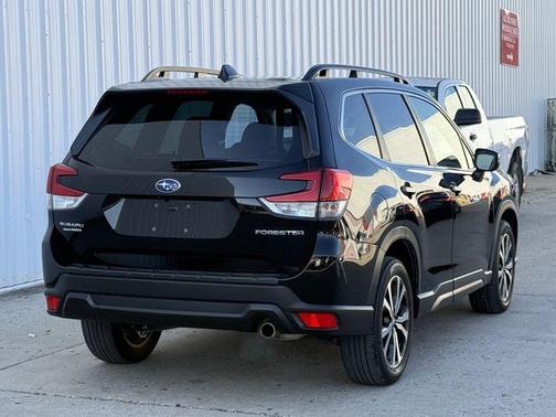 Crystal Black Silica 2023 Subaru Forester Limited