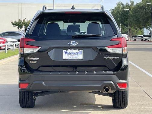 Crystal Black Silica 2023 Subaru Forester Limited