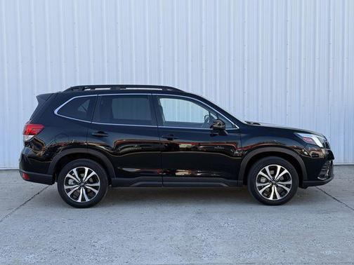 Crystal Black Silica 2023 Subaru Forester Limited