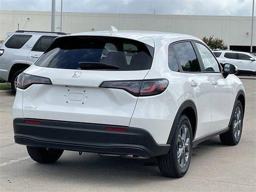 Platinum White Pearl 2026 Honda HR-V LX