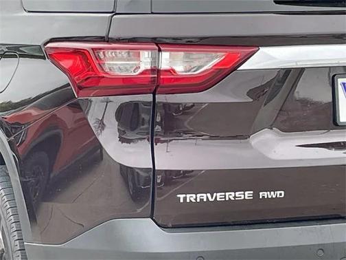 2021 Chevrolet Traverse LT Leather