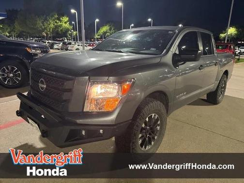 2024 Nissan Titan SV
