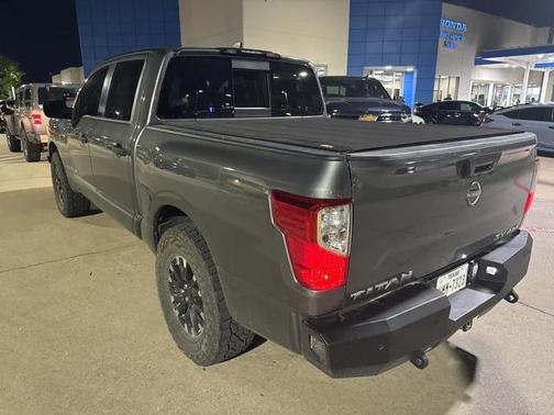 2024 Nissan Titan SV